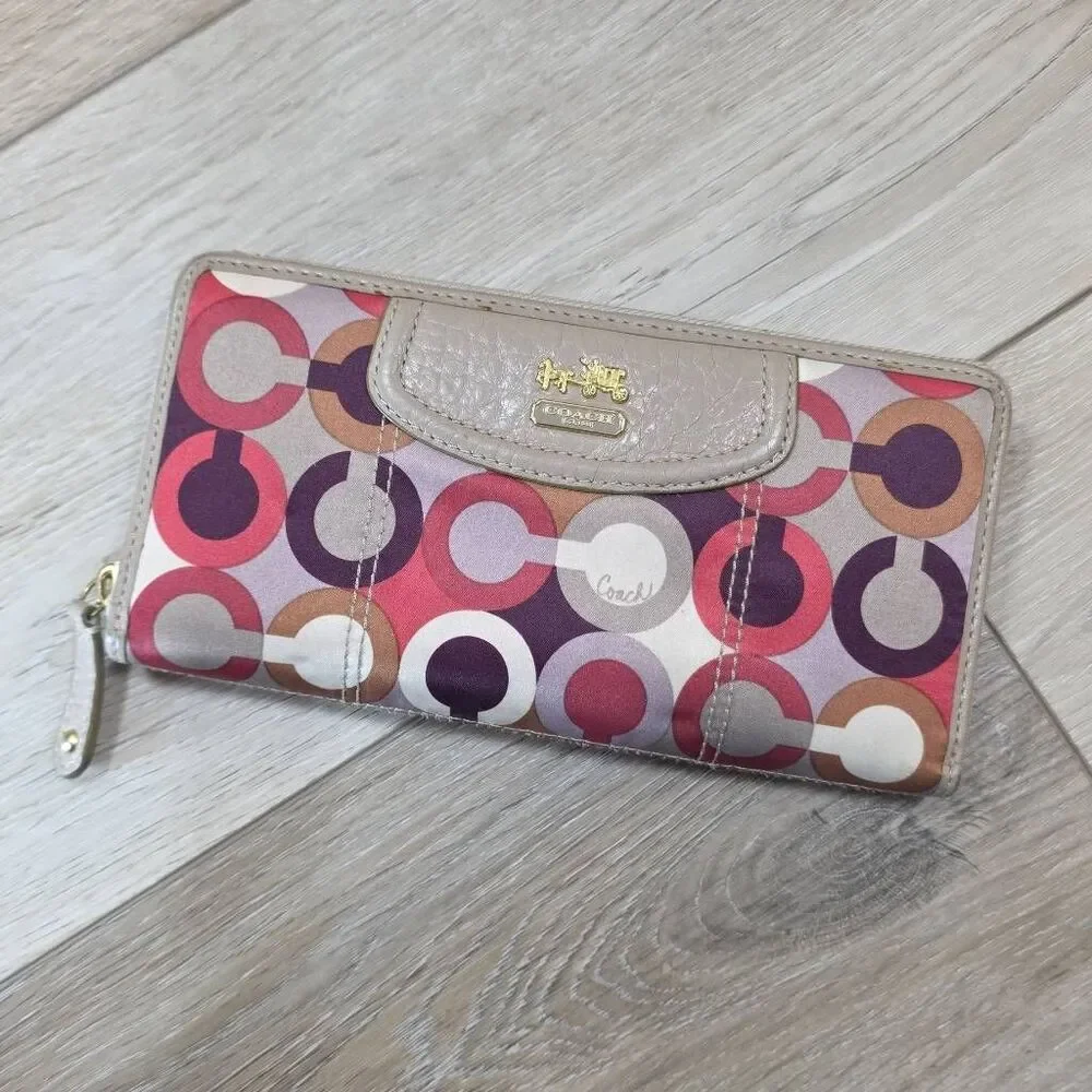 Coach Madison Op Art Maggie Shoulder Bag | Matching Wallet - Picture 14 of 16